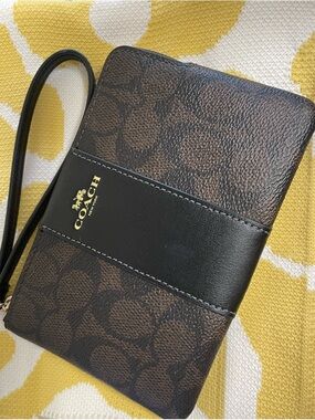 COACH Signature Brown and Black Wristlet Wallet